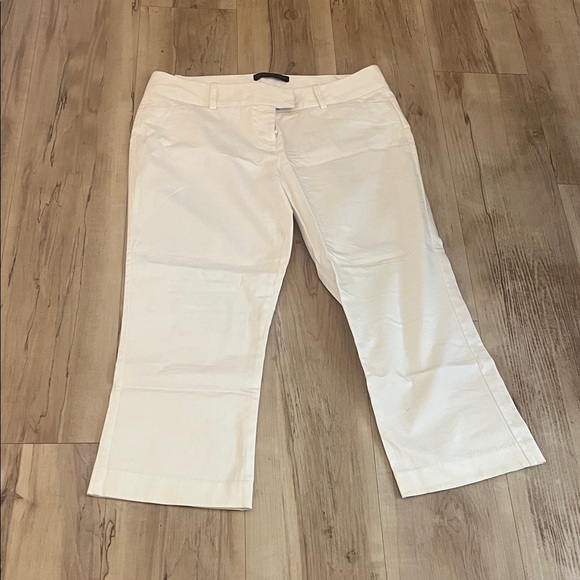 Women's Cream Capris - Picture 2 of 9